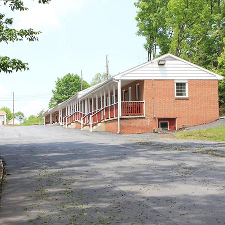 Penn Amish Motel Denver Екстериор снимка