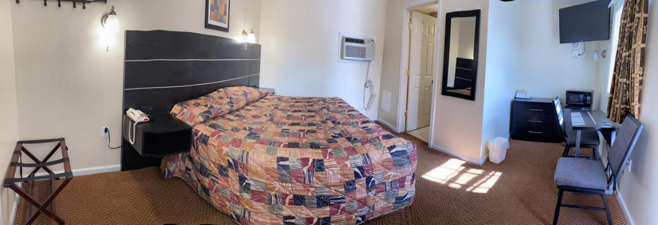 Penn Amish Motel Denver Екстериор снимка