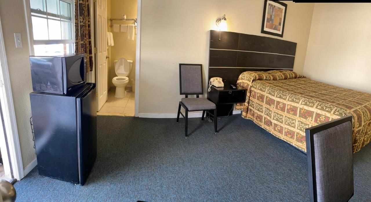 Penn Amish Motel Denver Екстериор снимка