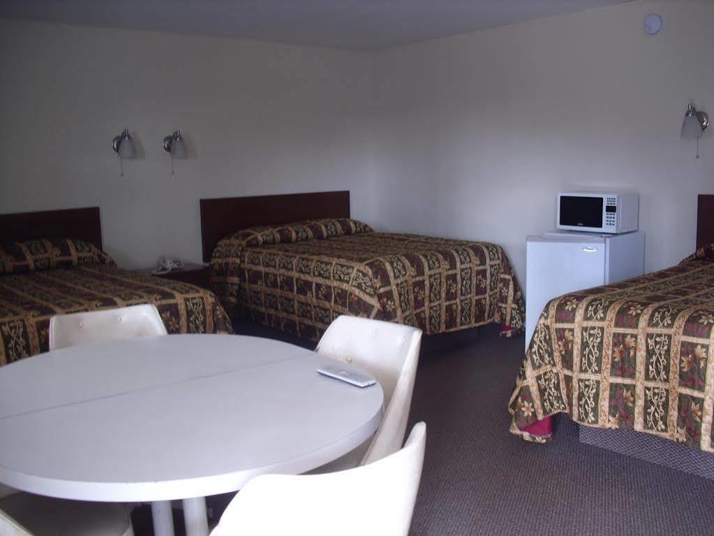 Penn Amish Motel Denver Екстериор снимка