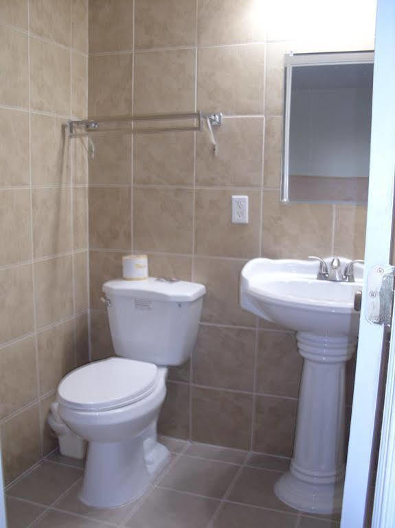Penn Amish Motel Denver Екстериор снимка